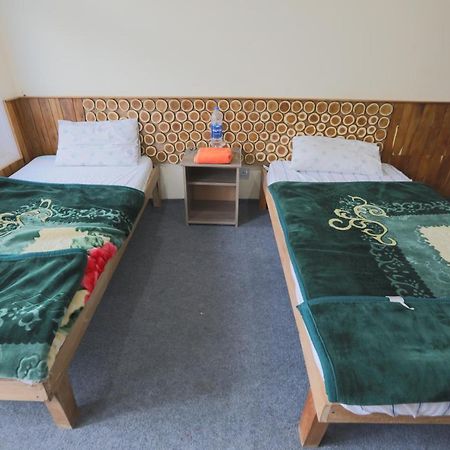 Hunza City Hotel Karimabad  Екстер'єр фото