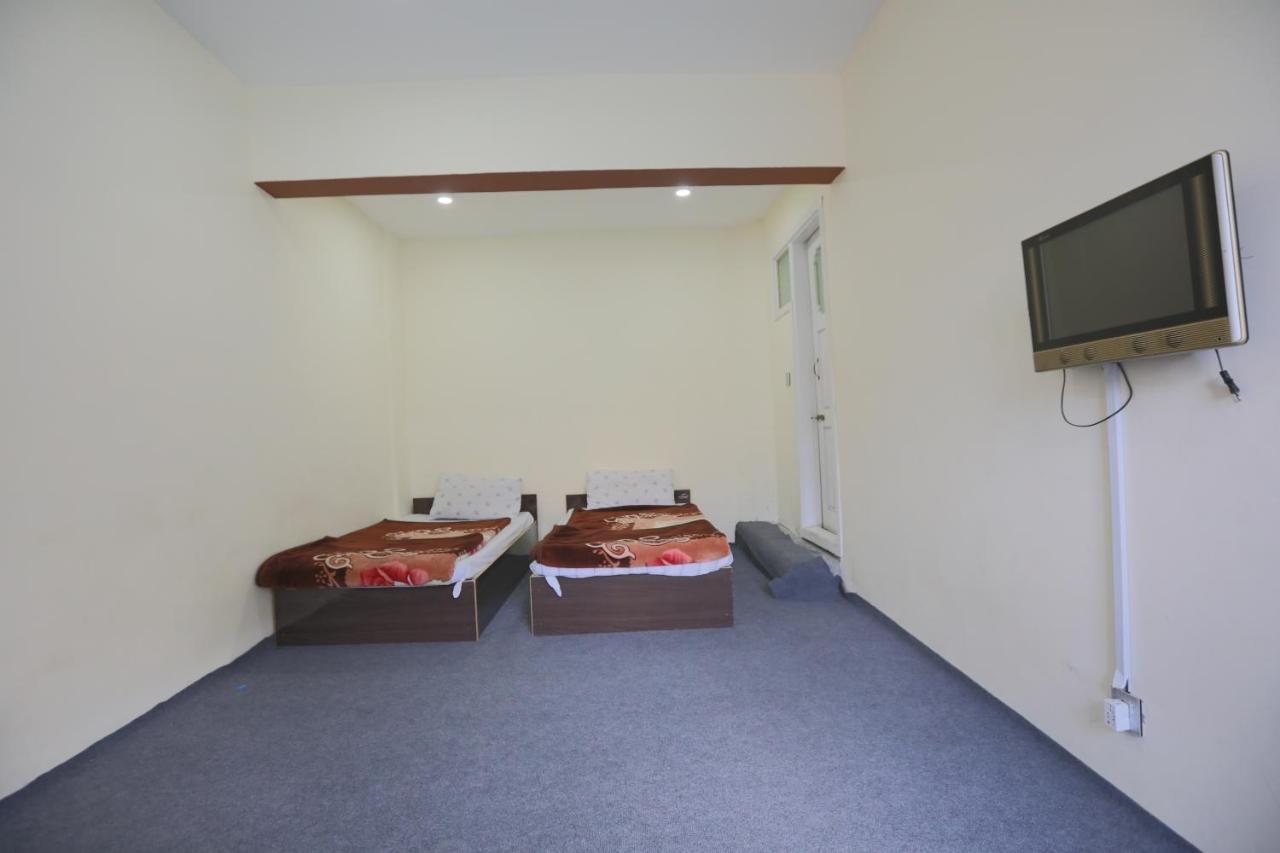 Hunza City Hotel Karimabad  Екстер'єр фото