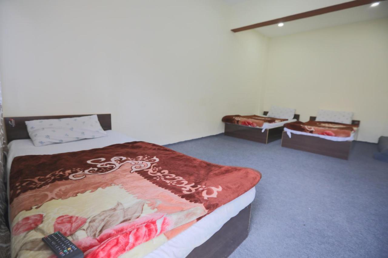 Hunza City Hotel Karimabad  Екстер'єр фото